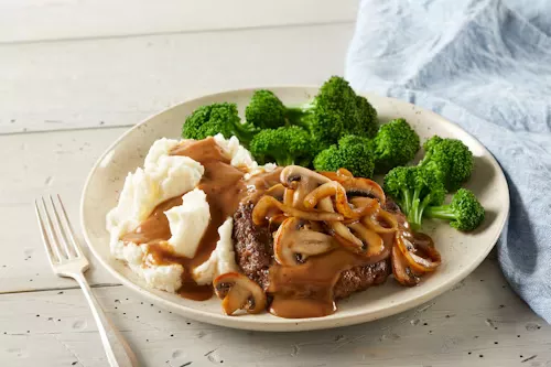 MUSHROOM AND ONION CHOPPED STEAK